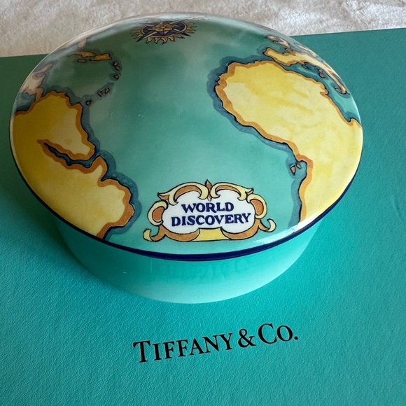 TIFFANY & CO Porcelain Lidded Trinket Box Designed for Tauck World France - Picture 1 of 12